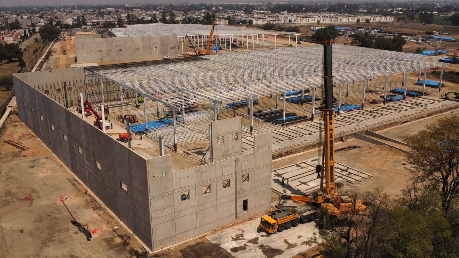 Vista aérea cenital de nave industrial CIMTRA con estructura de techo